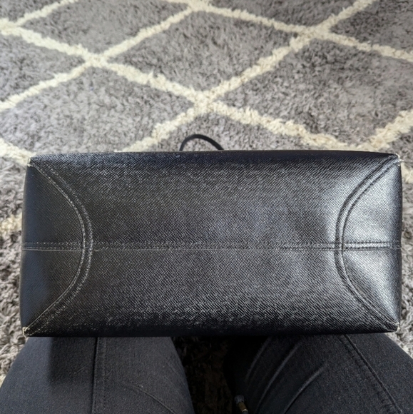 Coach F57668 Reversible City Tote in Tea Rose Floral and Black Multi Color - Picture 8 of 13